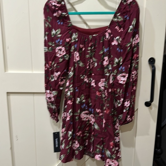NWT Bebe floral flirty dress. Size small - Picture 7 of 7